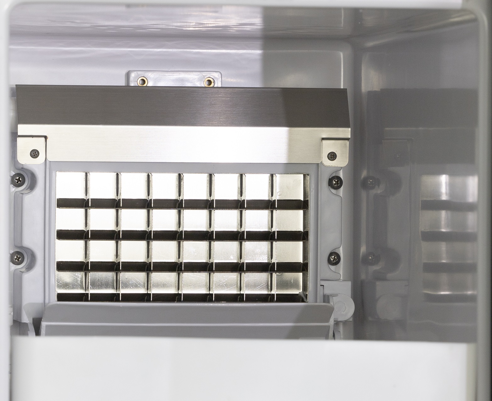 SARO Eiswürfelbereiter - einbaufähig,
Modell EB 30IN – Bild 3